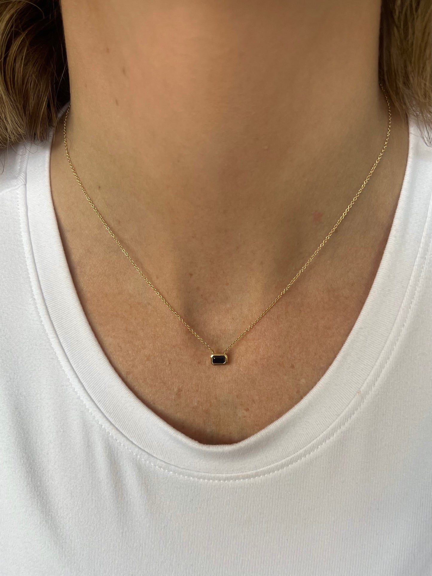 Collar zafiro con bisel