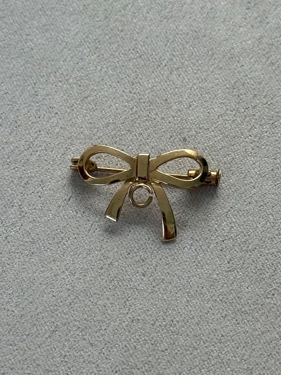 Pin moño