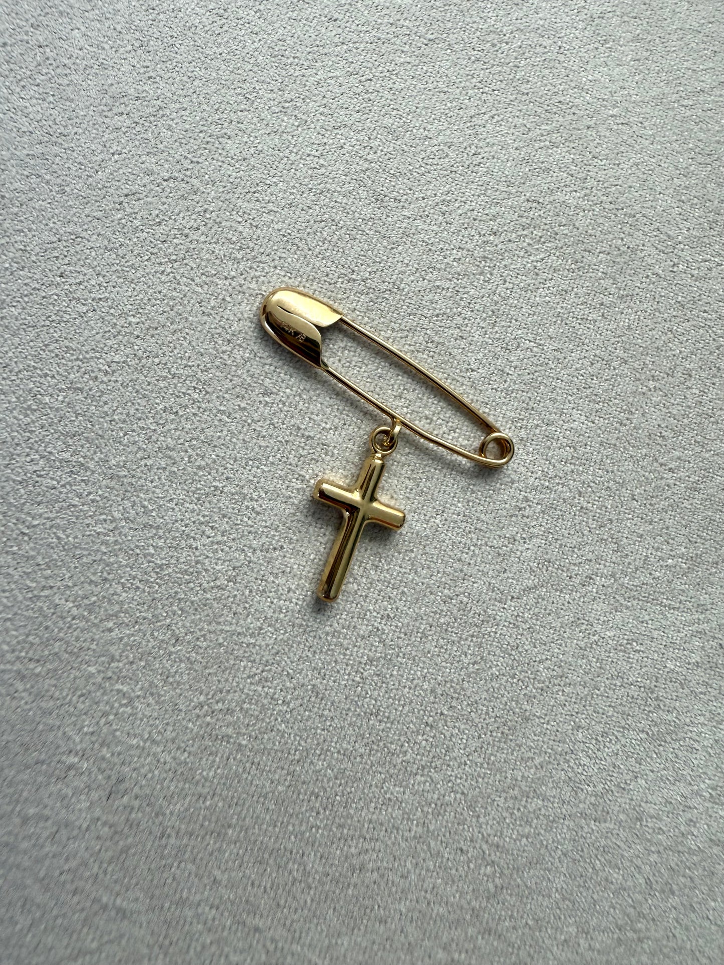 Pin cruz