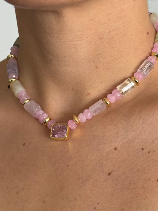 Collar de piedras naturales tonos rosas