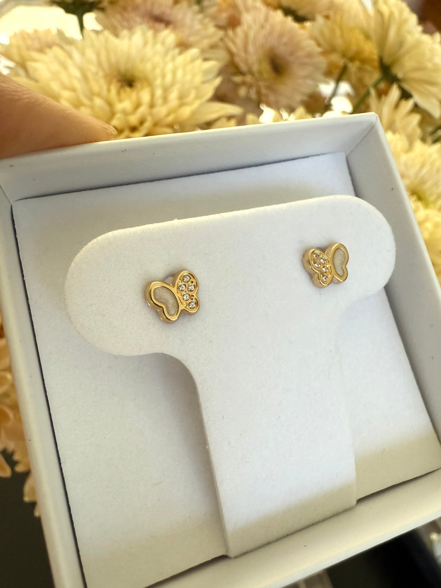 Aretes mariposa blanca y cz