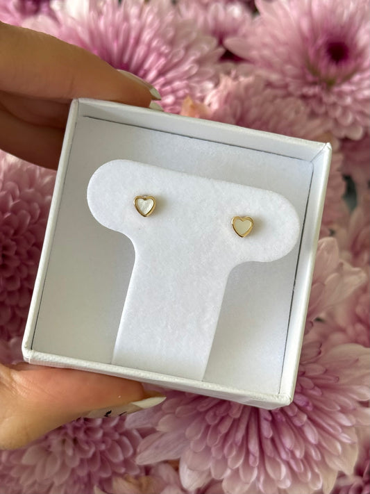 Aretes corazones madre perla