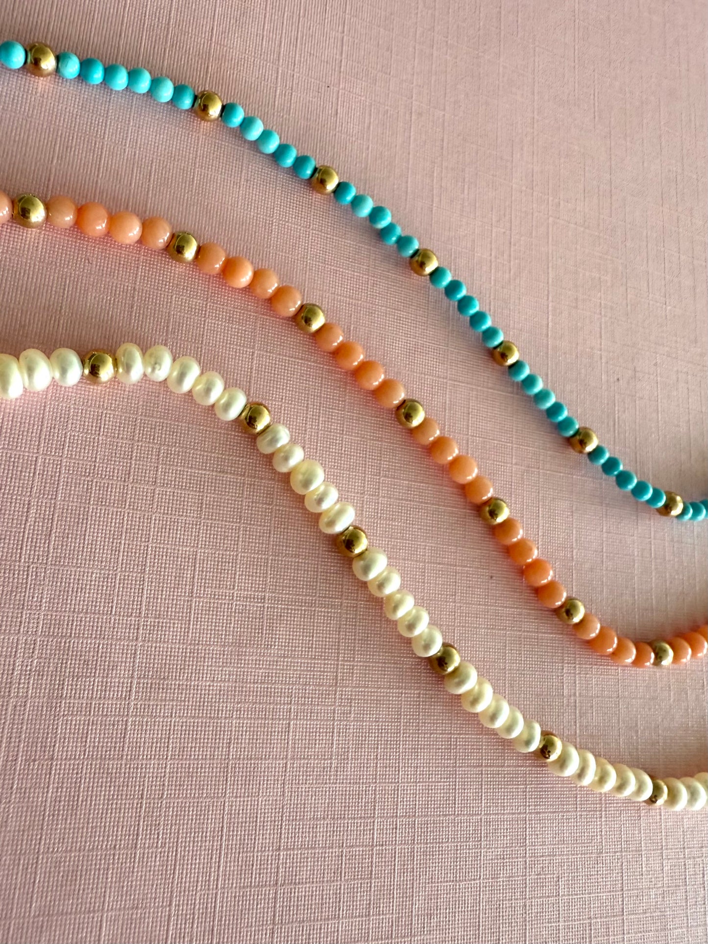 Pulsera perlas y bolita oro