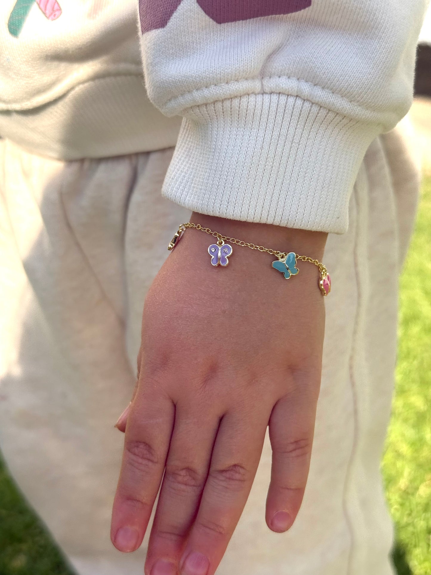 Pulsera de mariposas coloridas