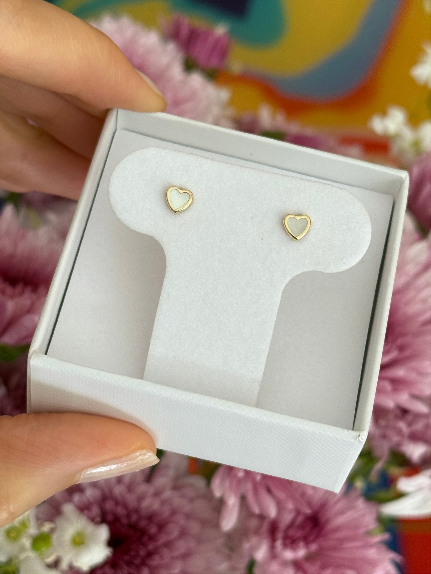 Aretes corazones madre perla