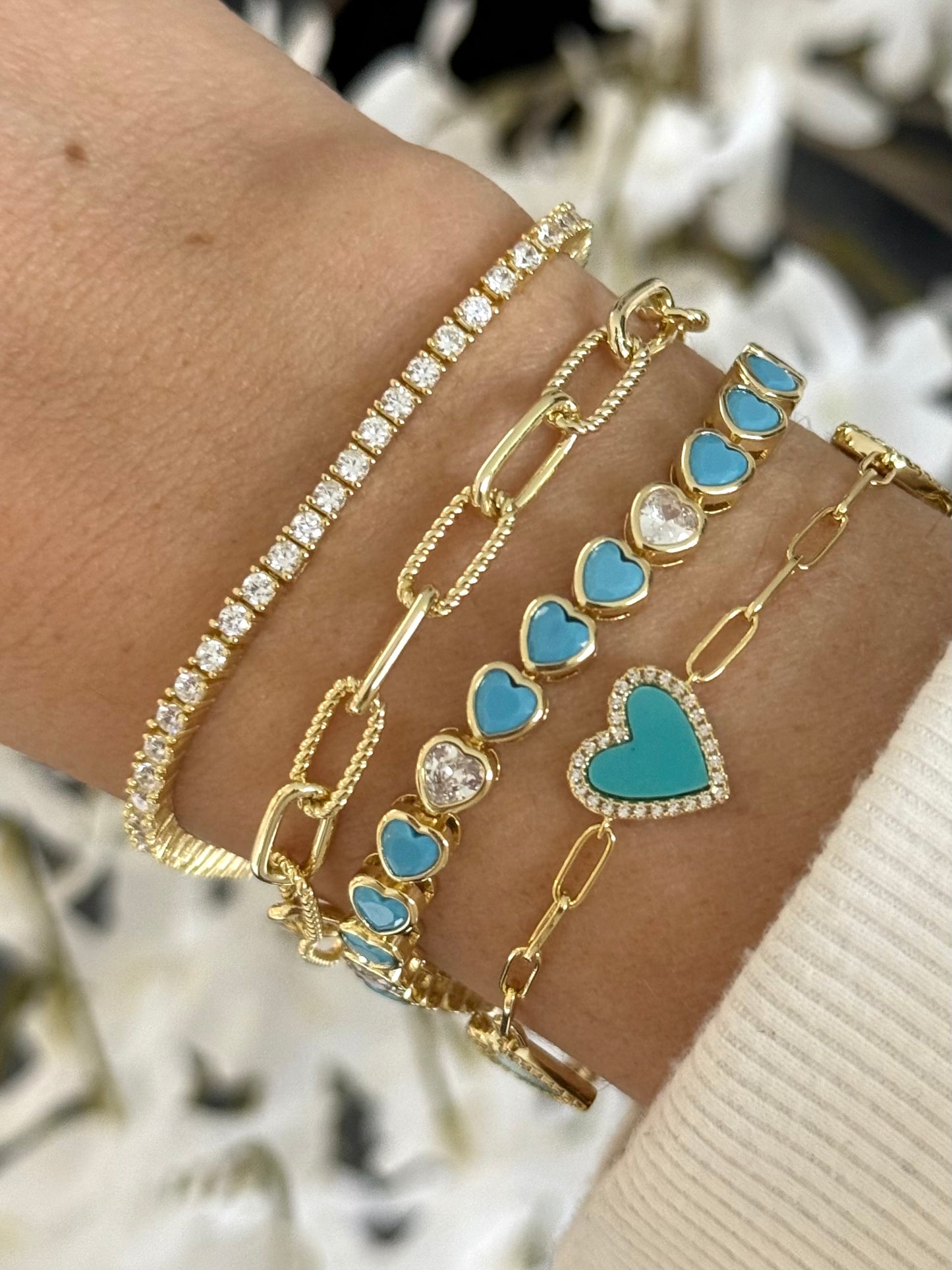 Pulsera paperclip corazones turquesa