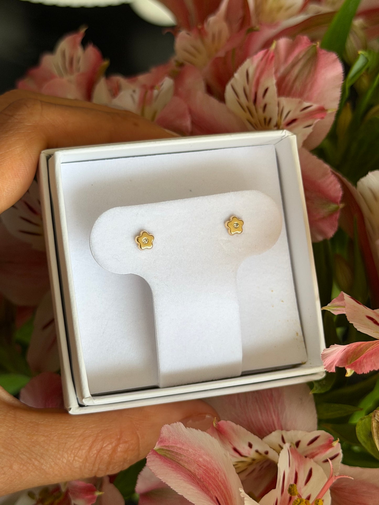 Aretes mini flor con mini zirconias