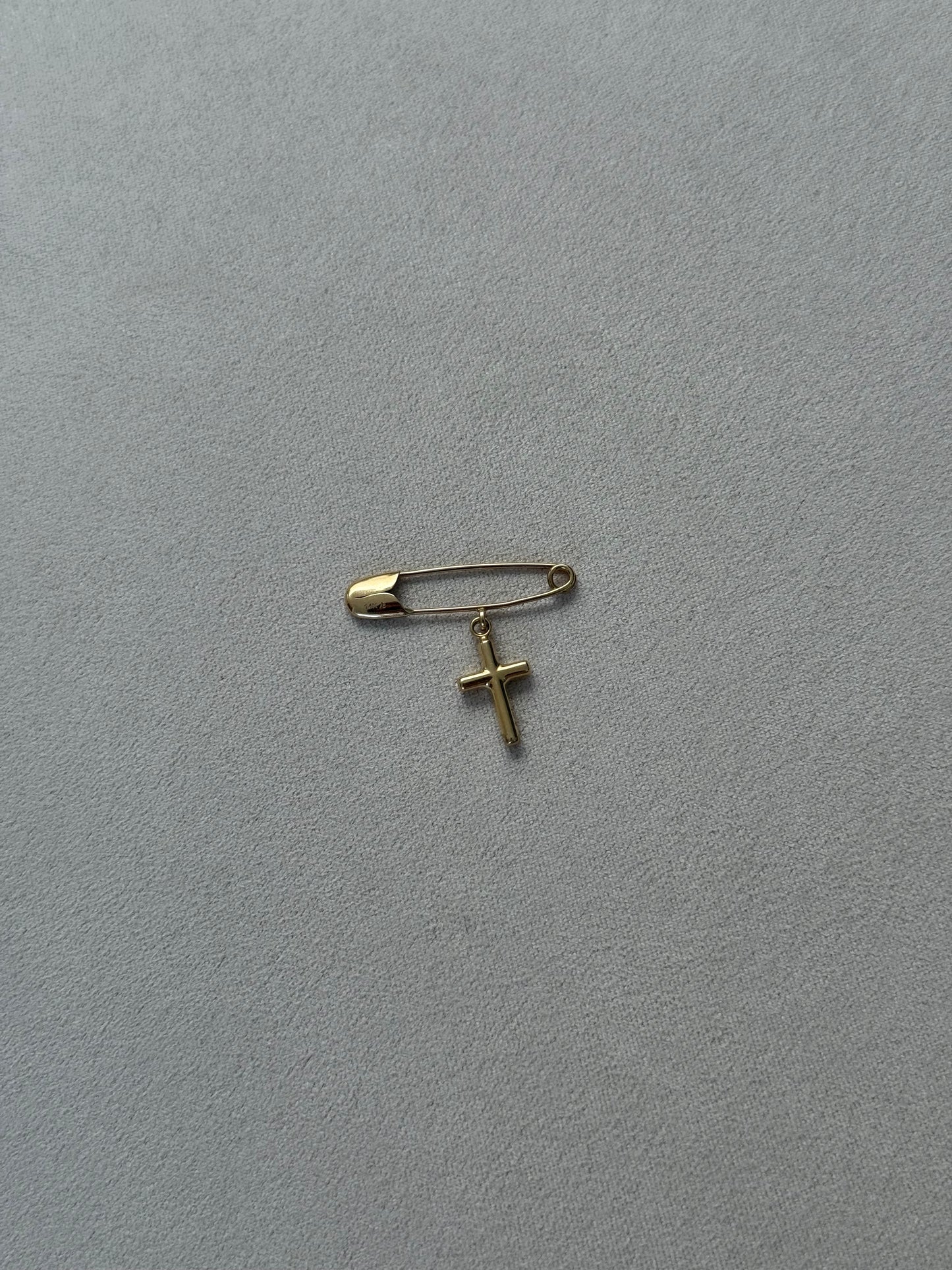 Pin cruz