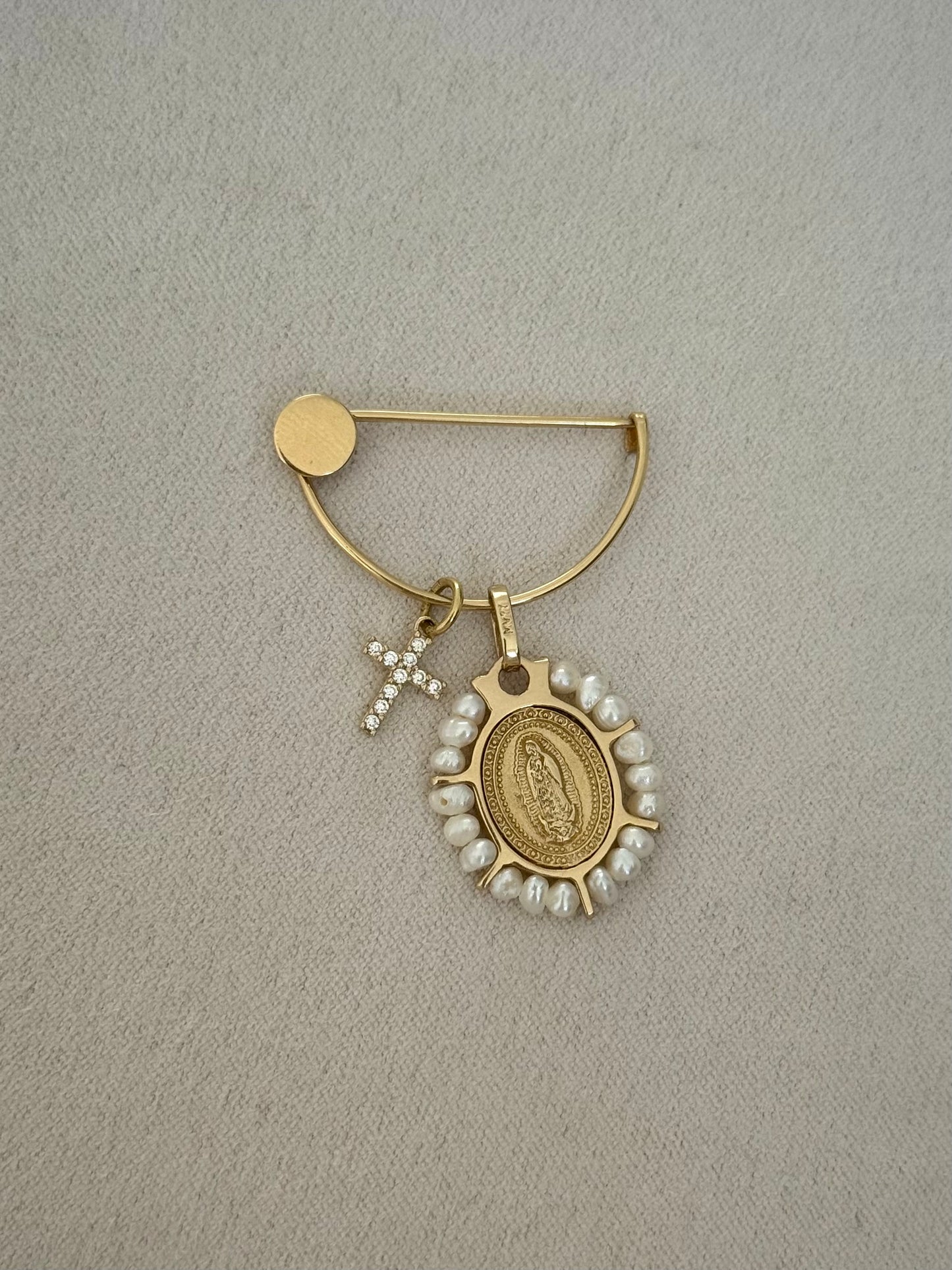 Pin grabable