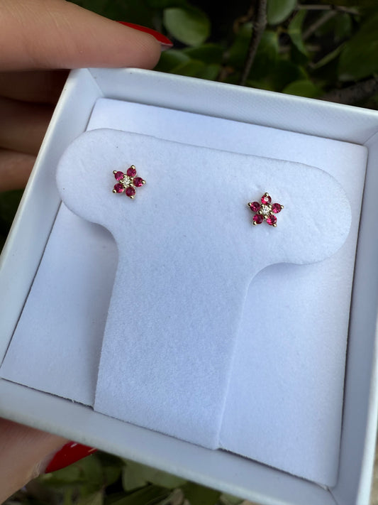 Flor mini de rubíes con diamante al centro