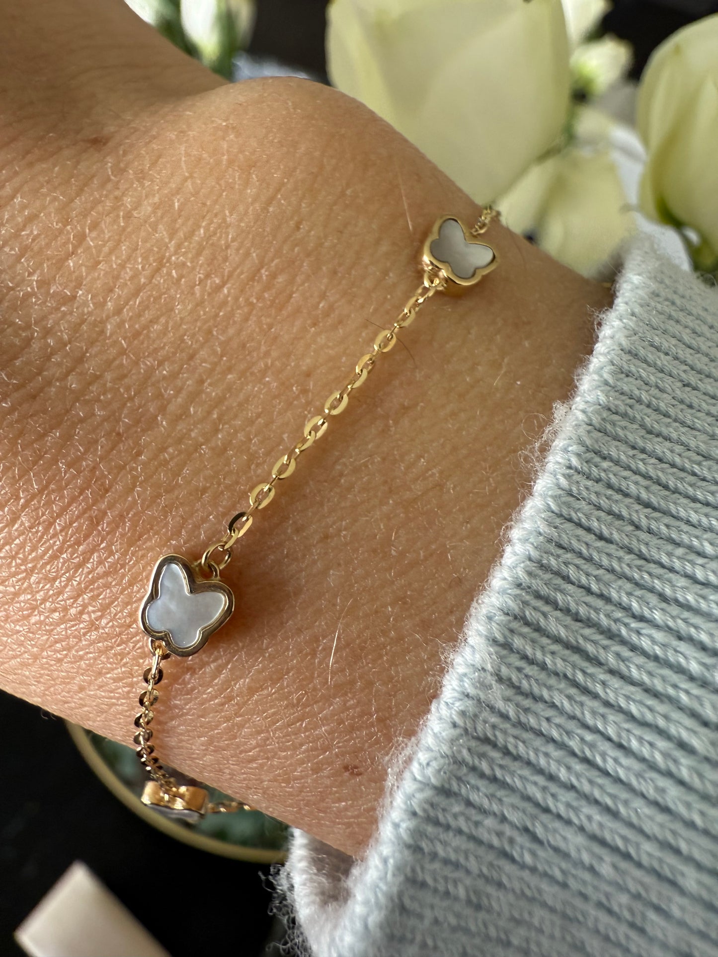 Pulsera mariposas madre perla