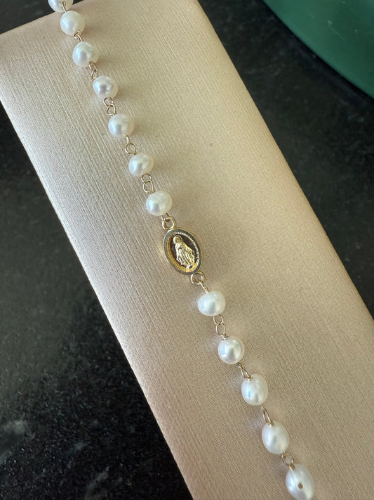 Pulsera virgen milagrosa y perlas