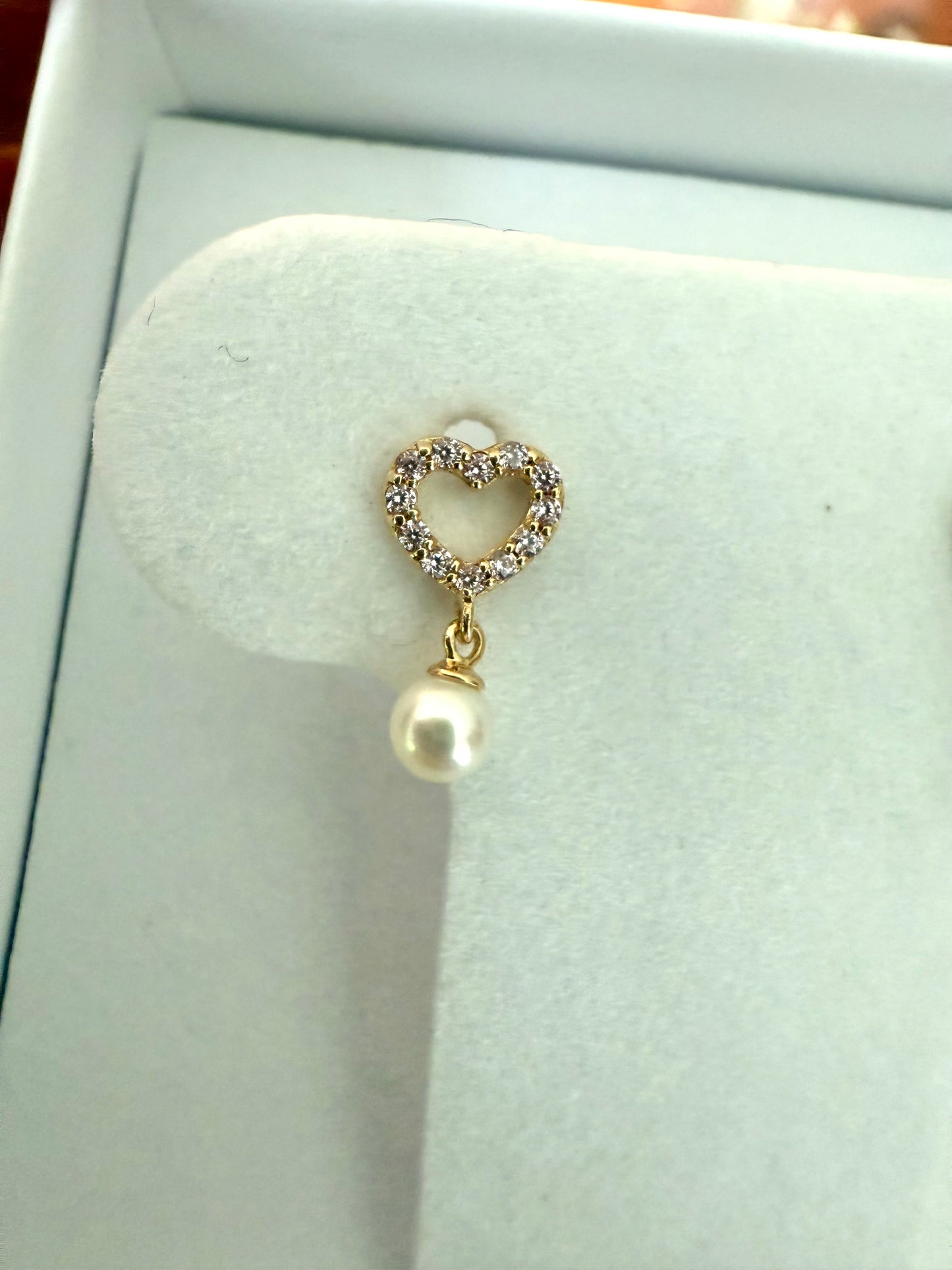 Aretes corazón rosa y perla colgante