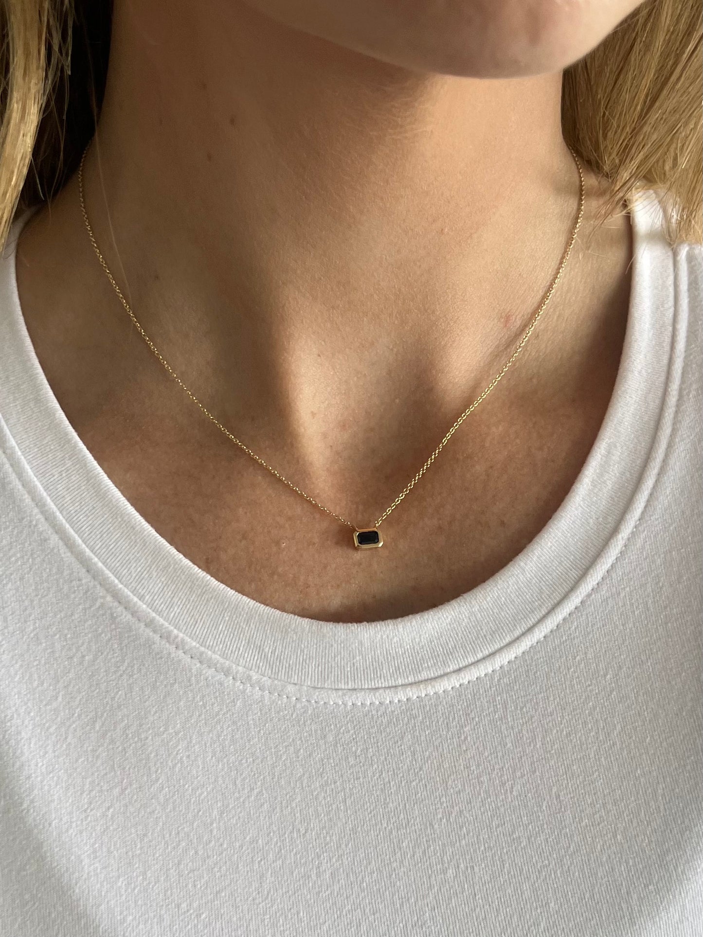 Collar zafiro con bisel