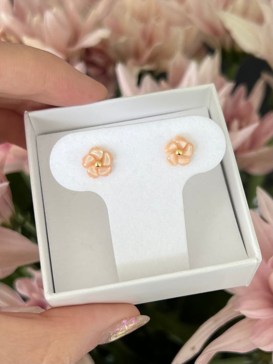 Aretes flor madre perla rosa