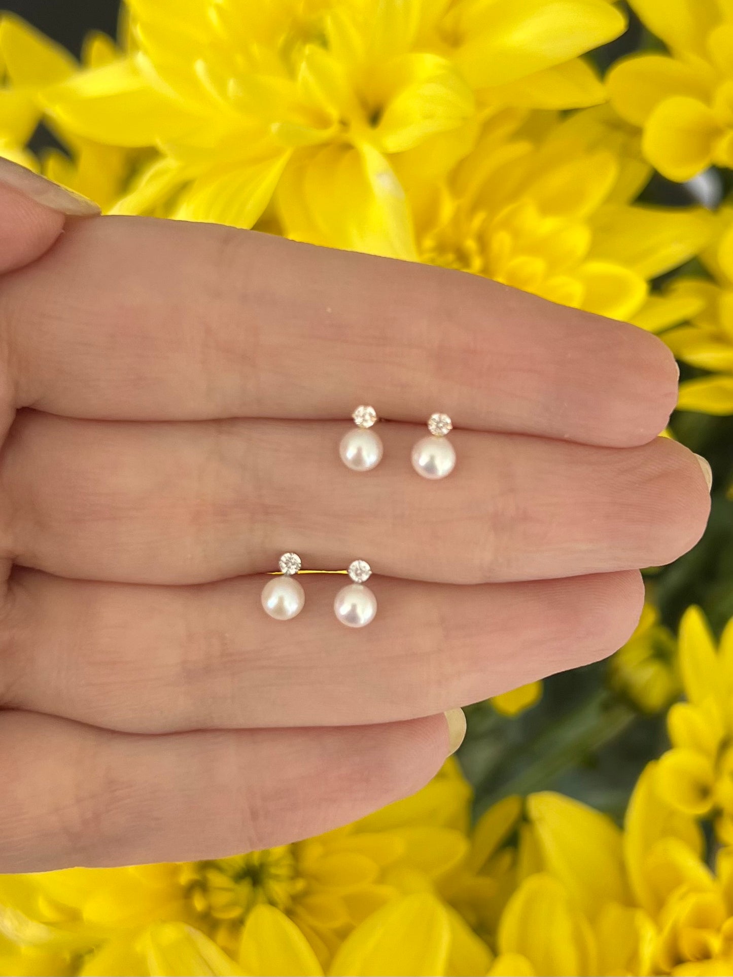 Aretes mini zirconia y perla