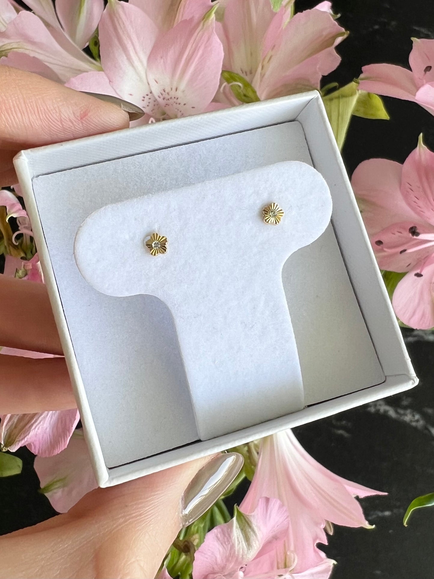 Aretes mini flor diamond cut