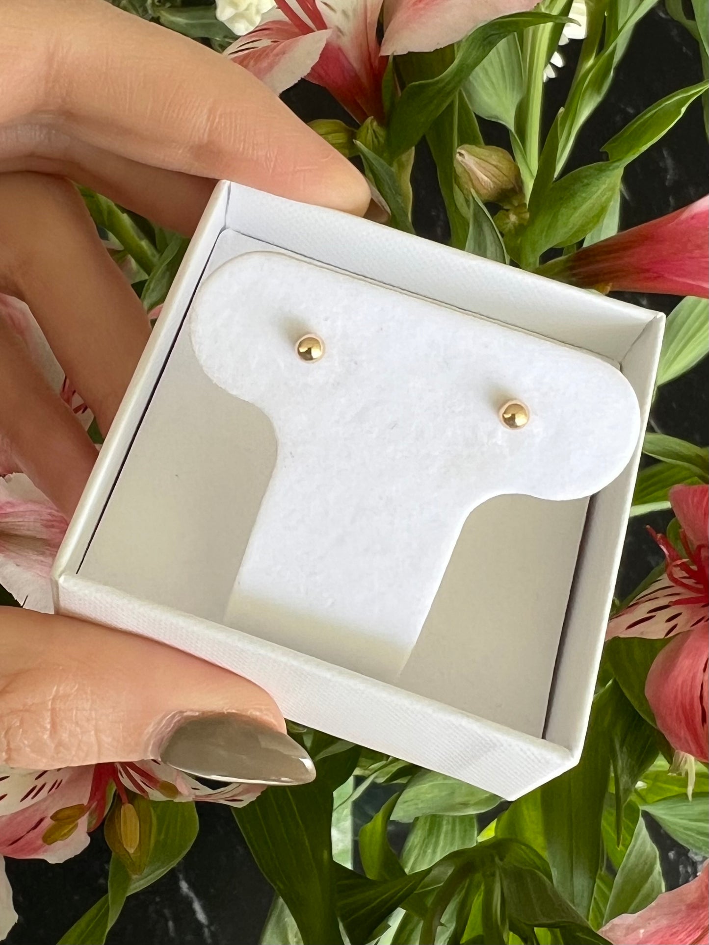 Aretes bolitas de oro