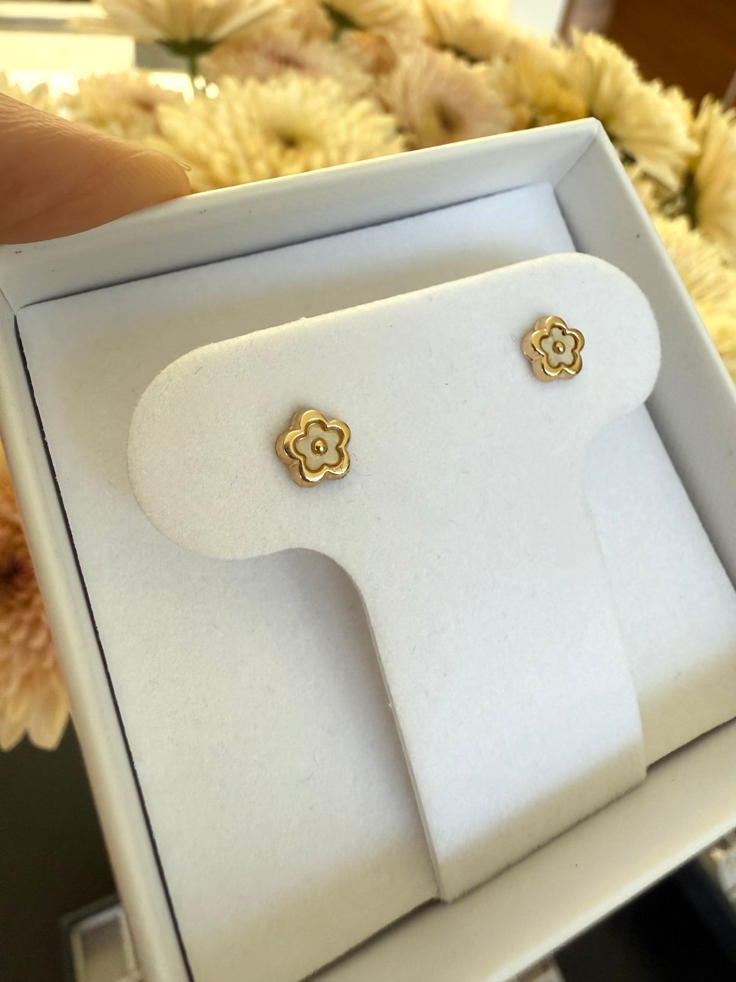 Aretes flor madre perla