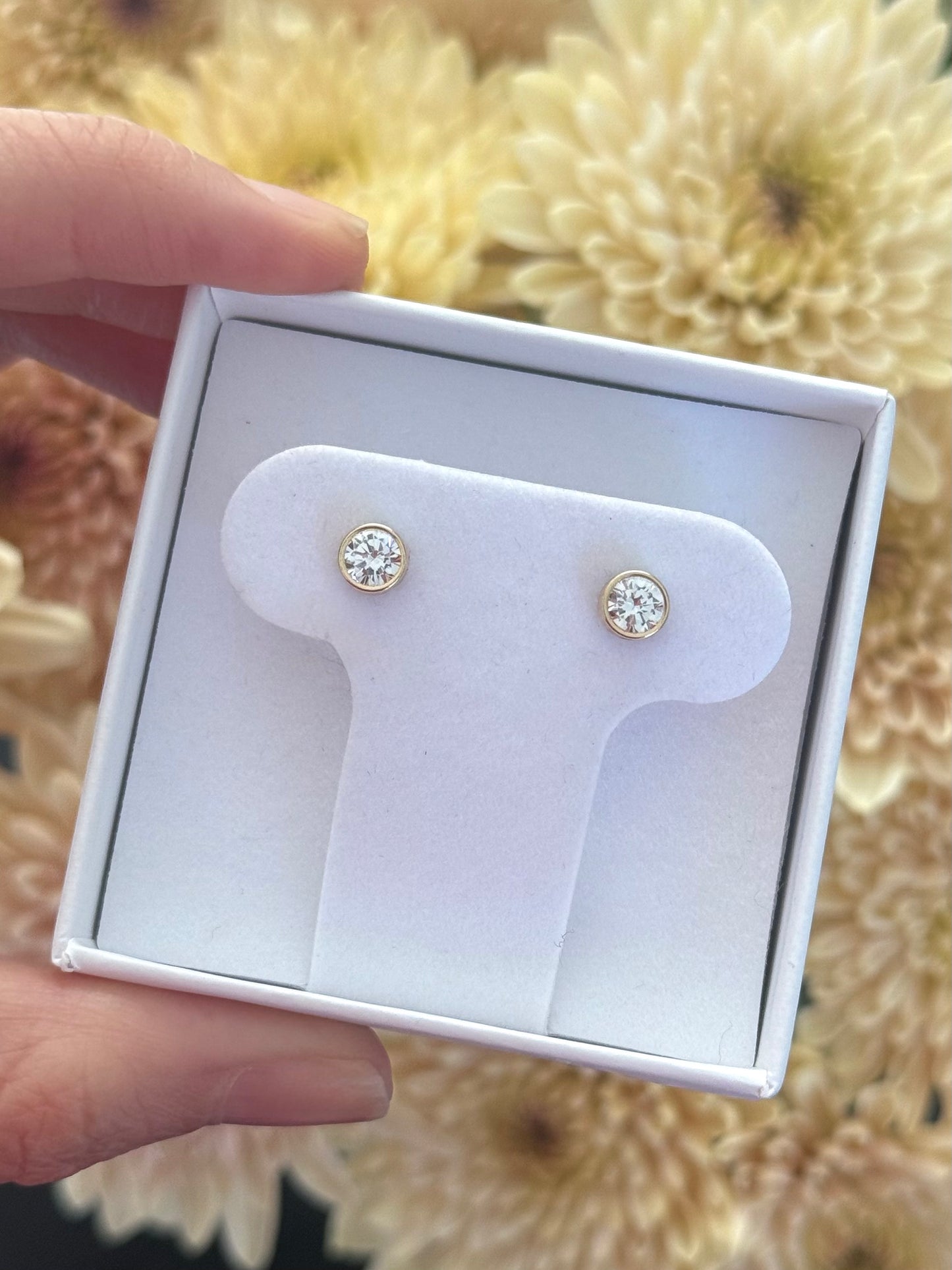 Arete zirconia con bisel grueso