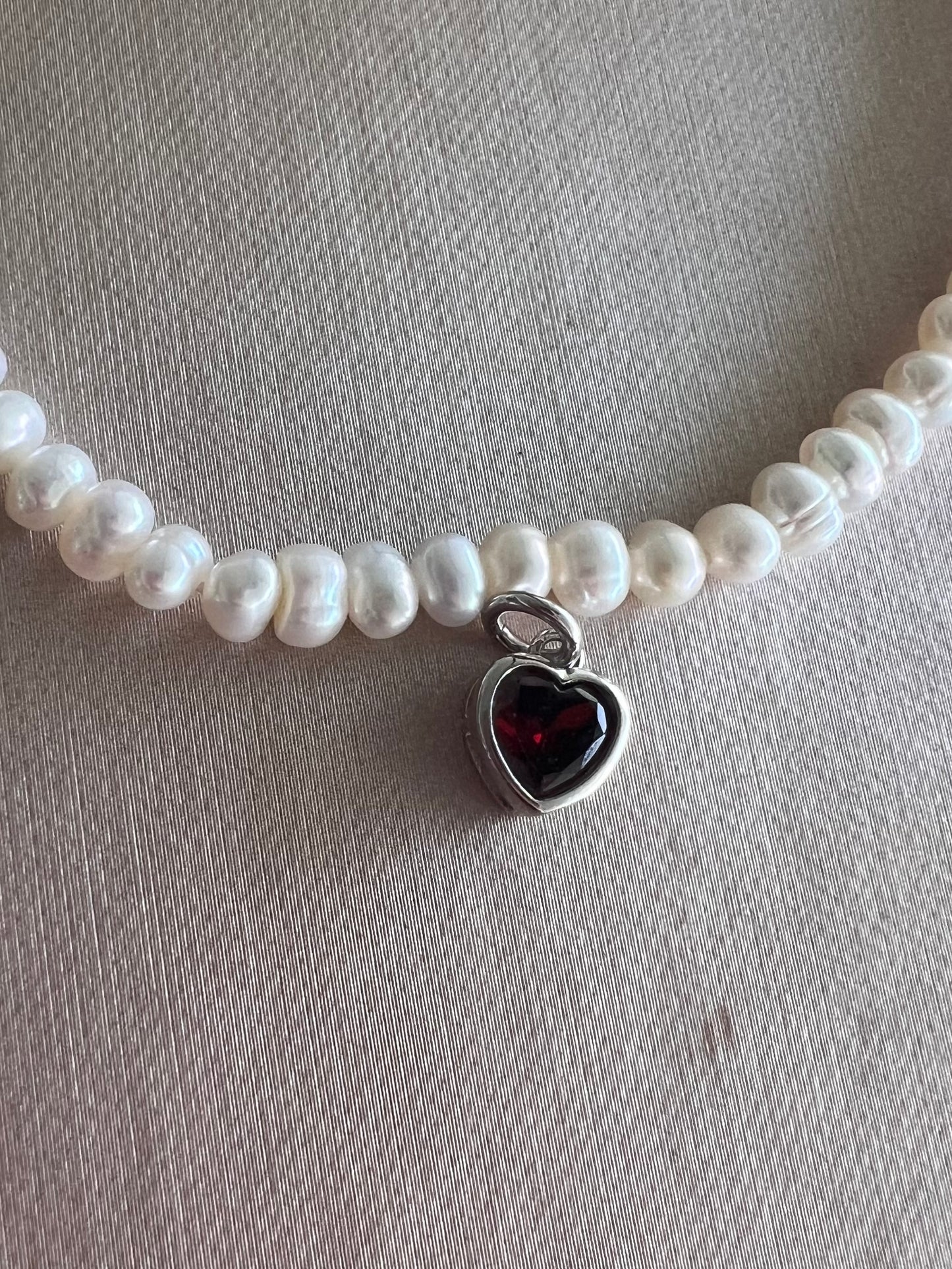 Collar perlas mediano con charm