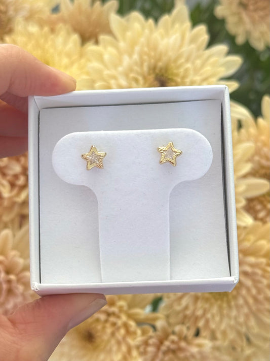 Aretes de estrellas grandes de cz con bisel de oro diamond cut