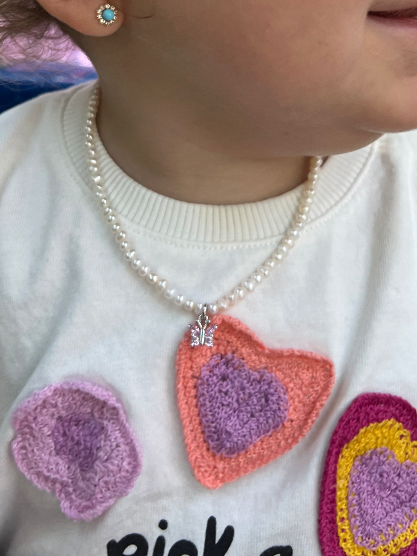 Collar de perlas chico con charm