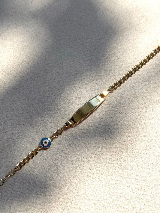 Esclava Cuban ojo azul