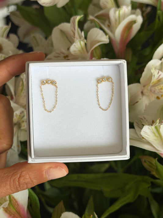 Aretes 3 zirconia con cadena