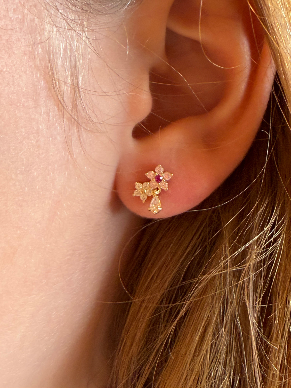 Aretes flores y gota colgante