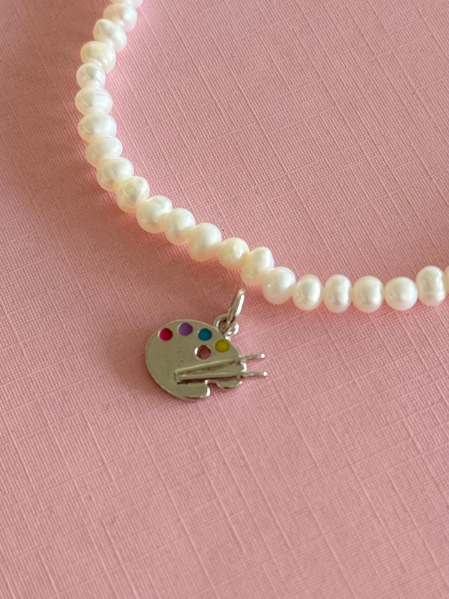 Collar perlas mediano con charm