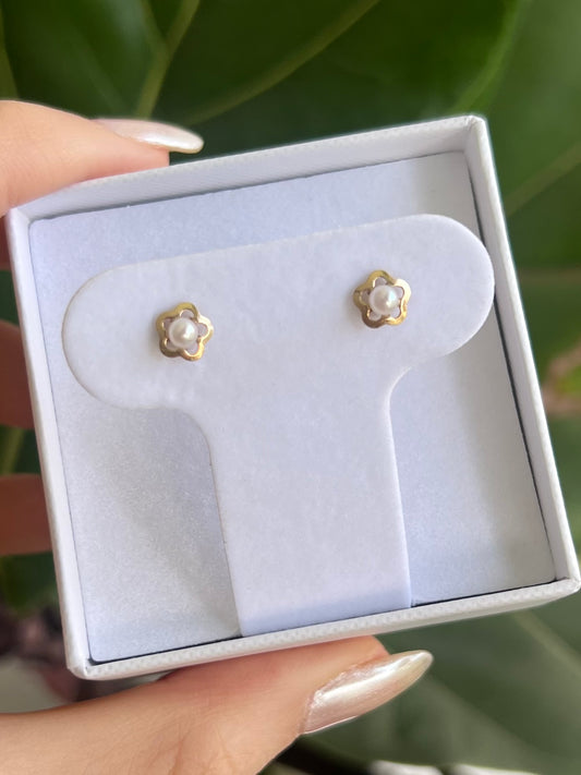 Arete flor y Perla