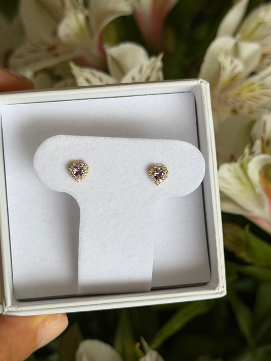 Aretes corazón morado con zirconia alrededor