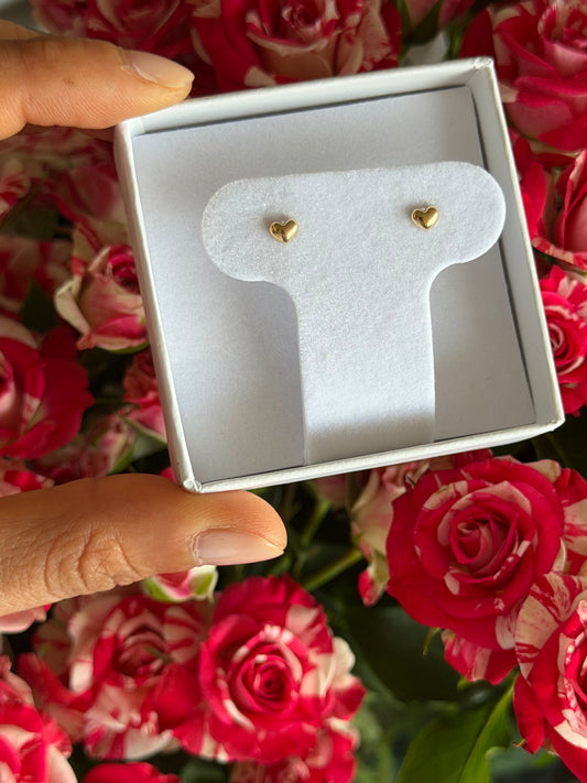 Aretes chicos corazón de oro 14k