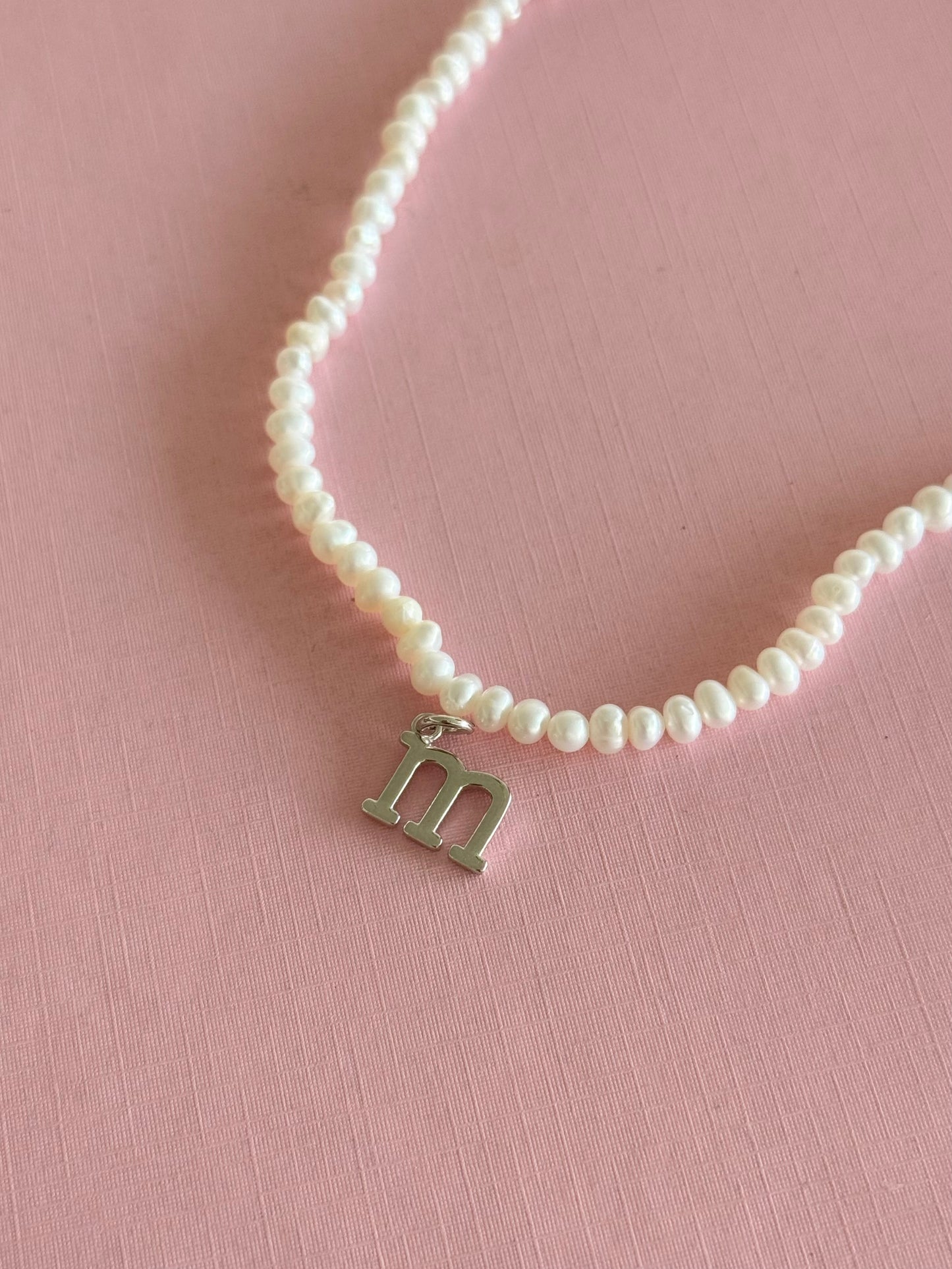 Collar perlas mediano con charm