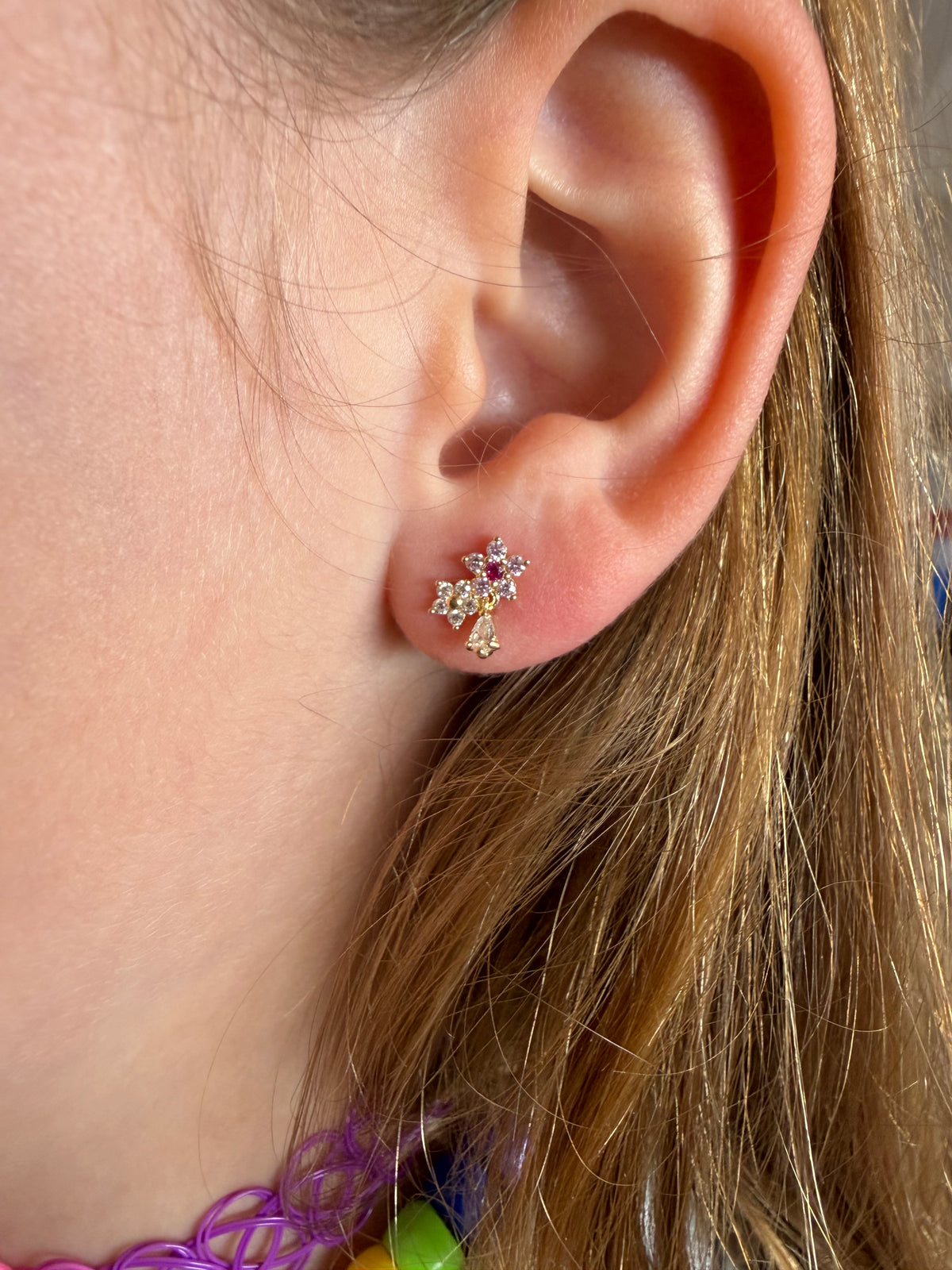 Aretes flores y gota colgante