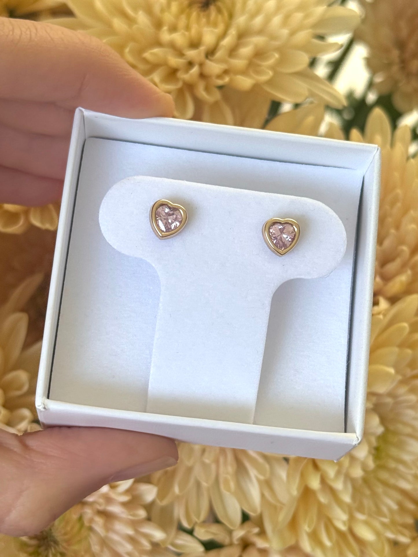 Aretes corazón rosa bisel