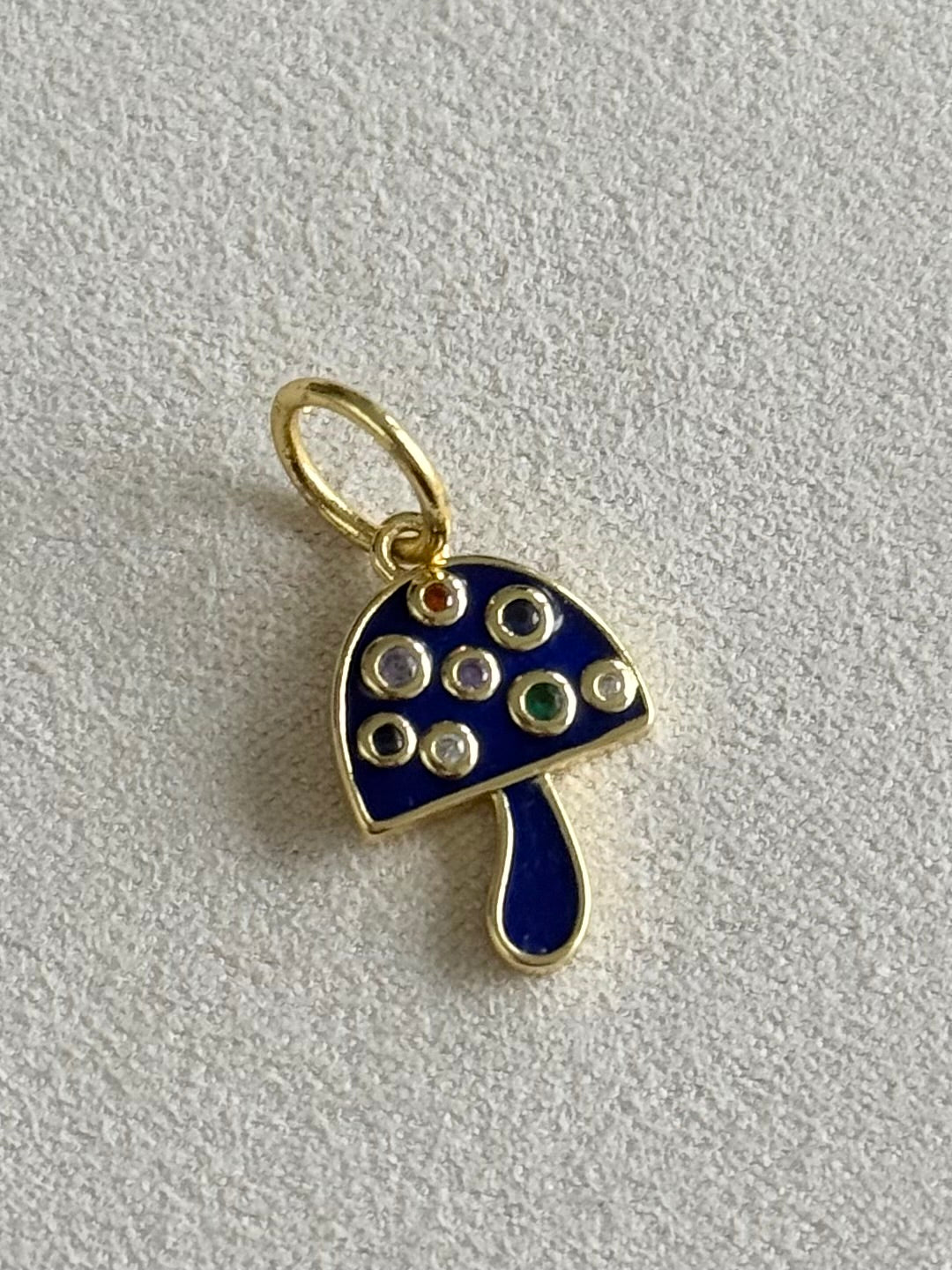 Charm mini hongo