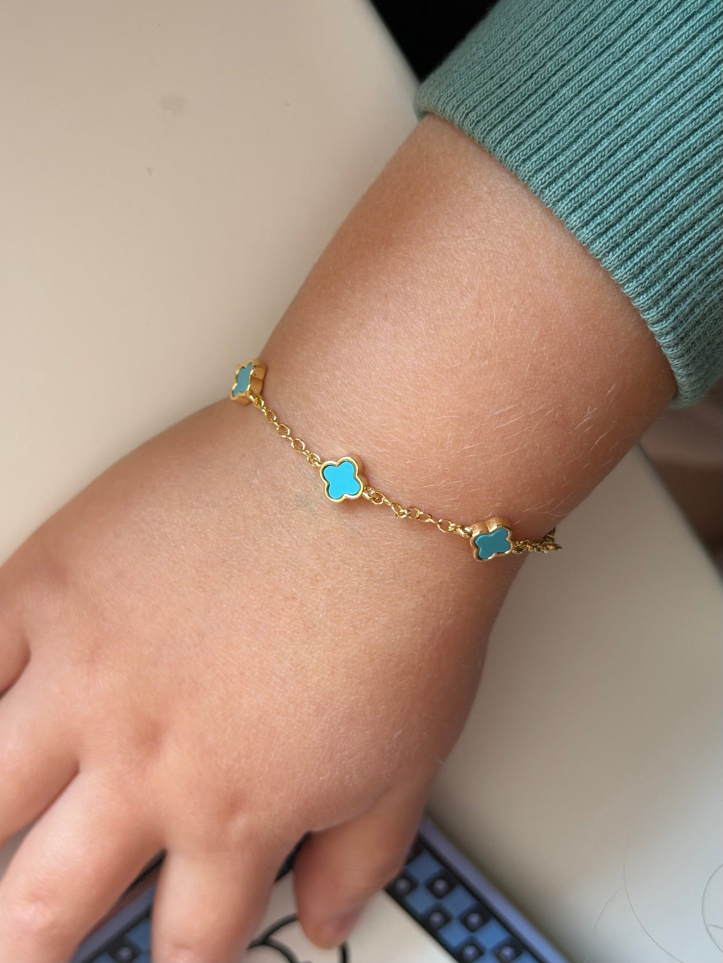Pulsera trébol turquesa
