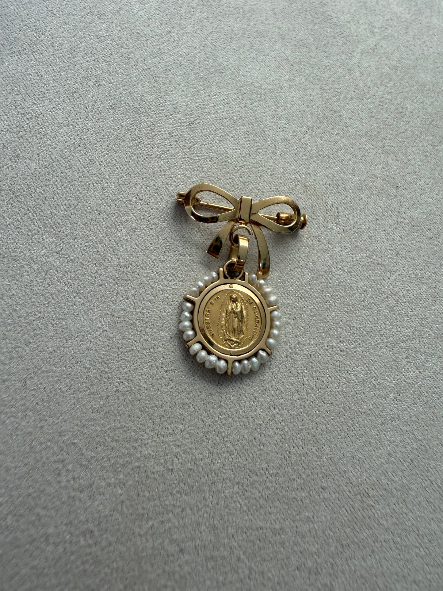Medalla virgen oro redonda