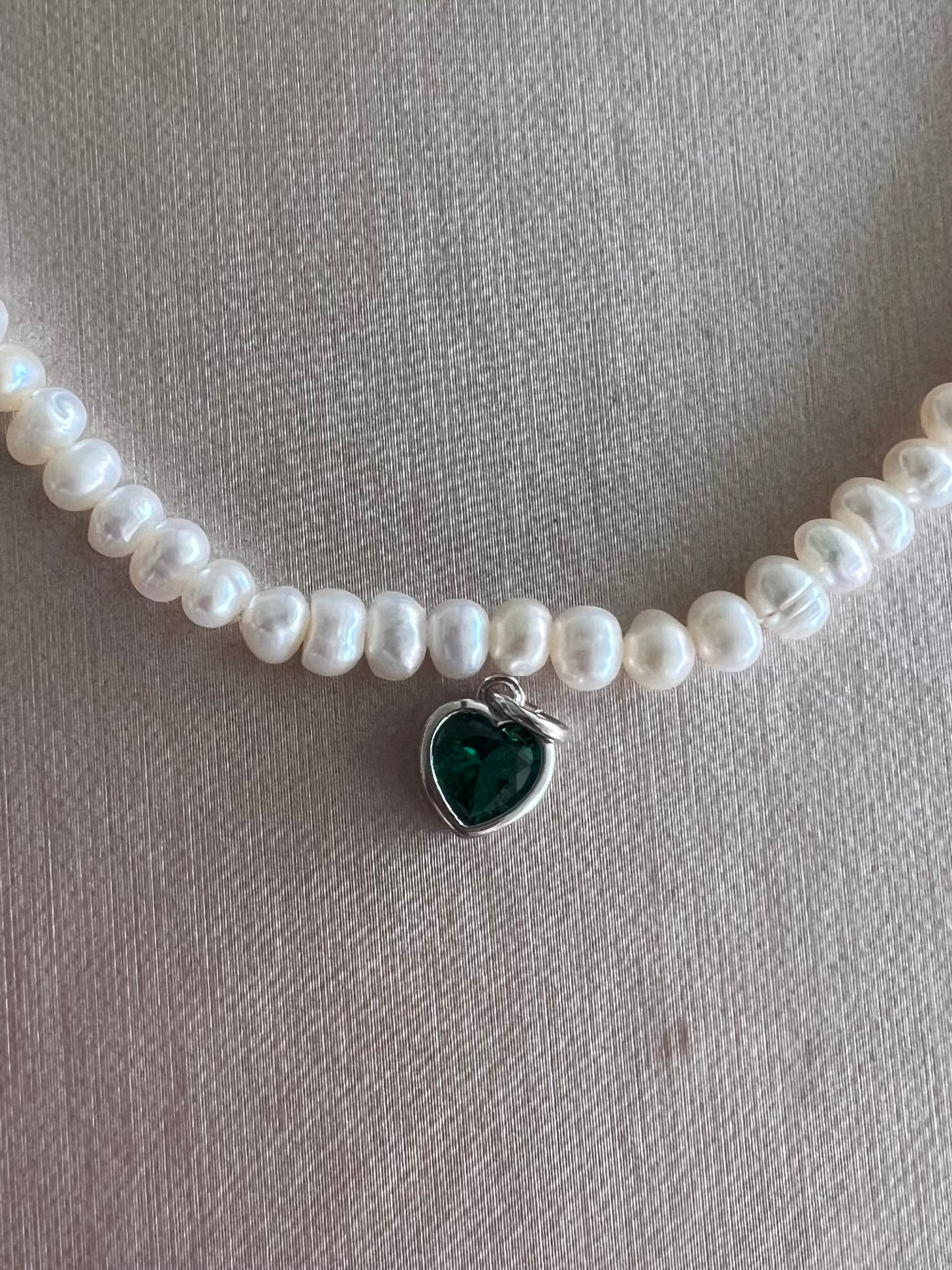 Collar perlas mediano con charm