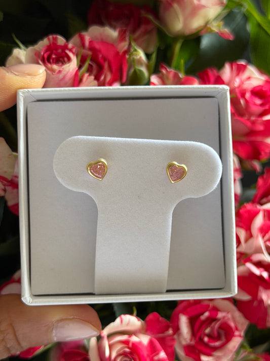 Aretes corazón zirconia rosa con bisel de oro