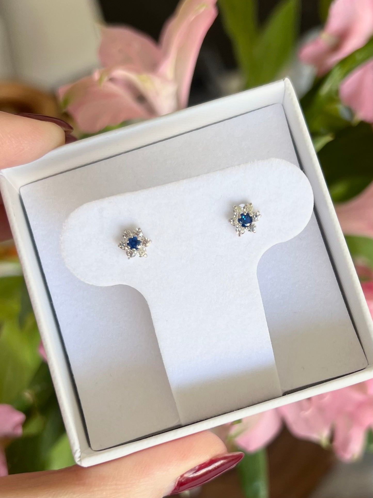 Aretes flor mediana