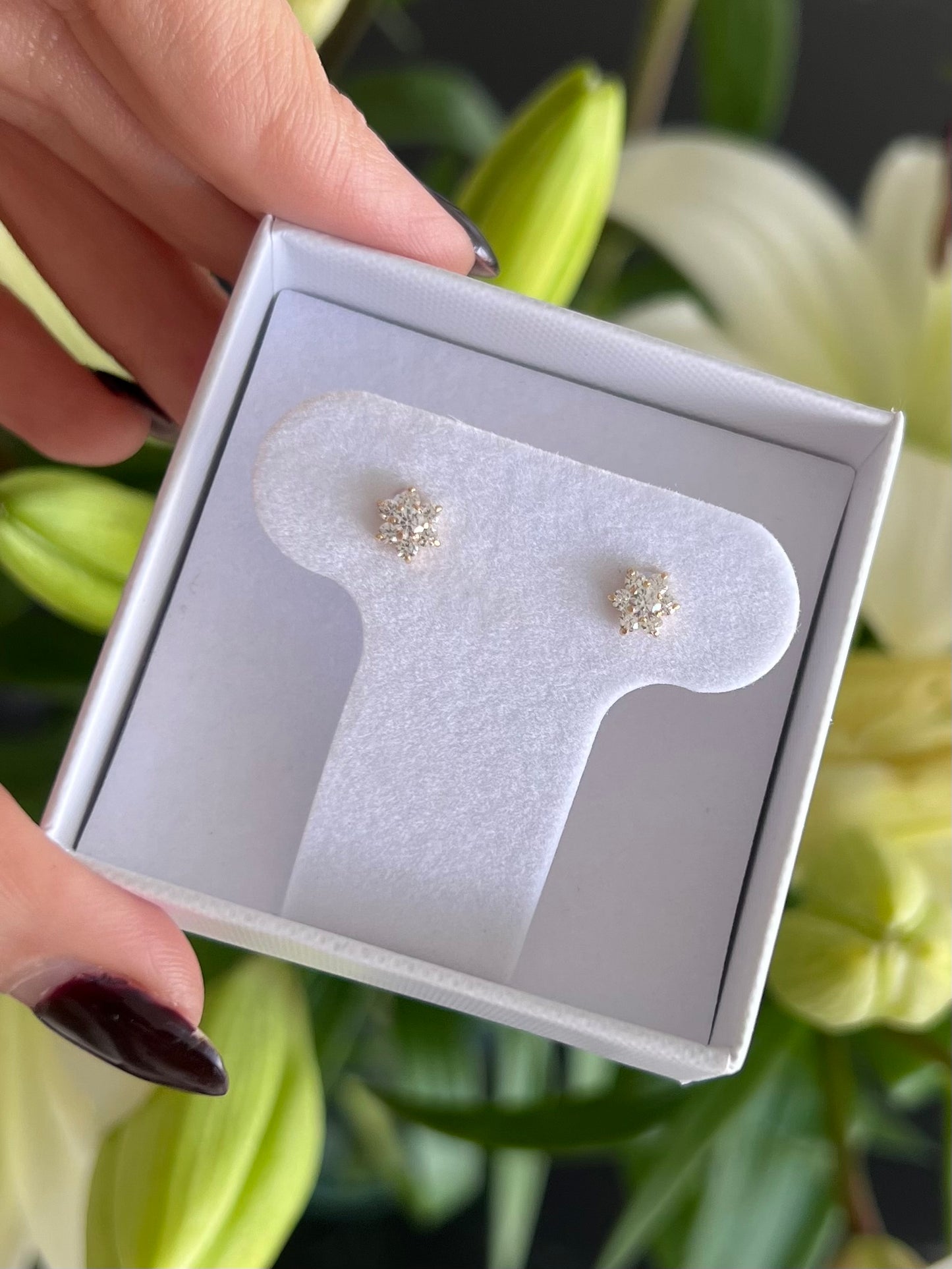 Aretes flor mediana