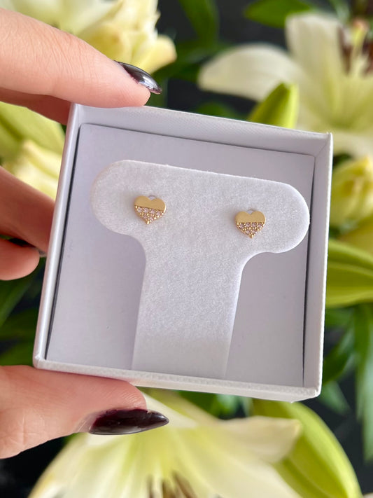 Aretes corazón y cz rosas abajo
