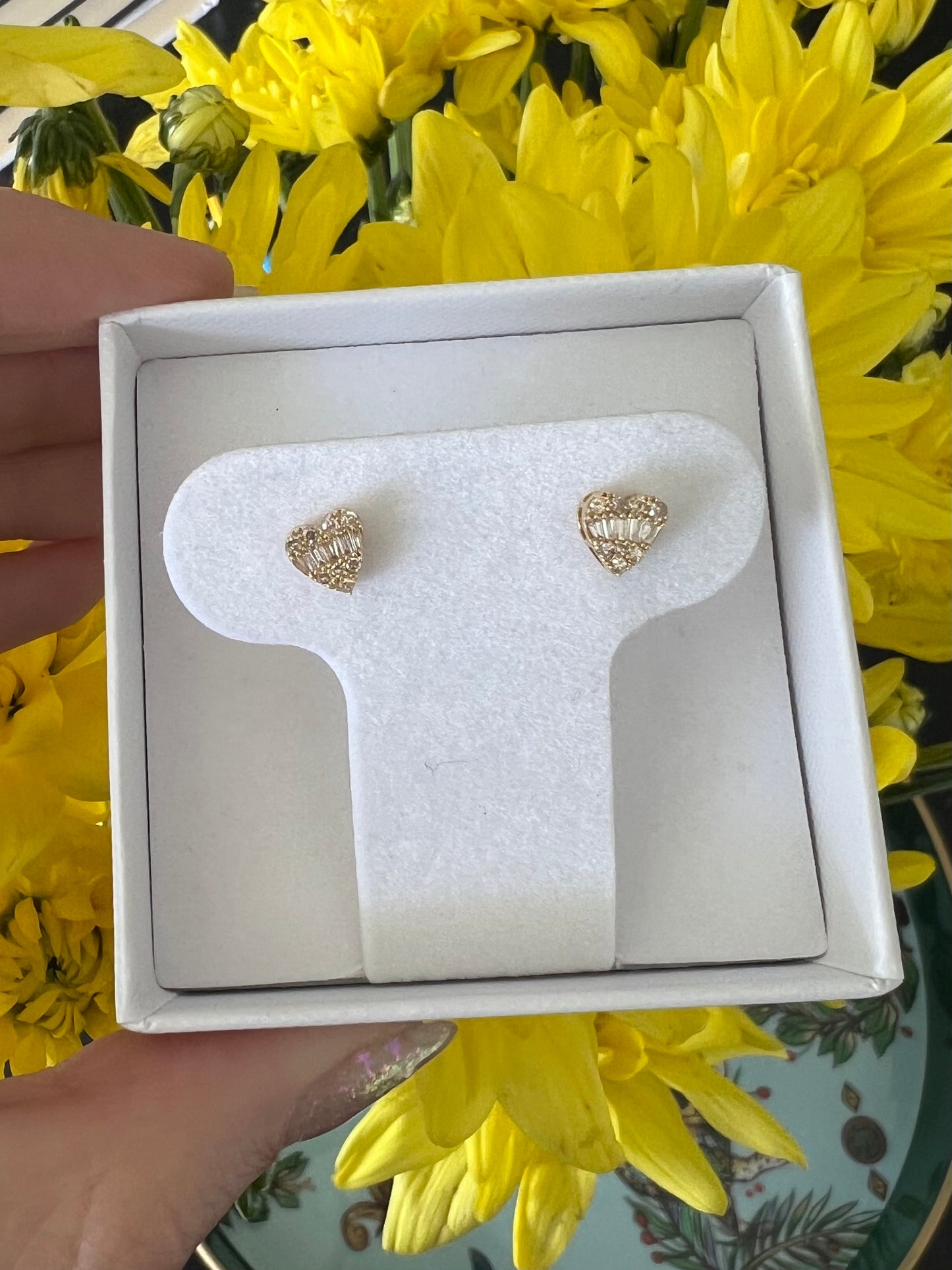 Aretes corazón diamantes