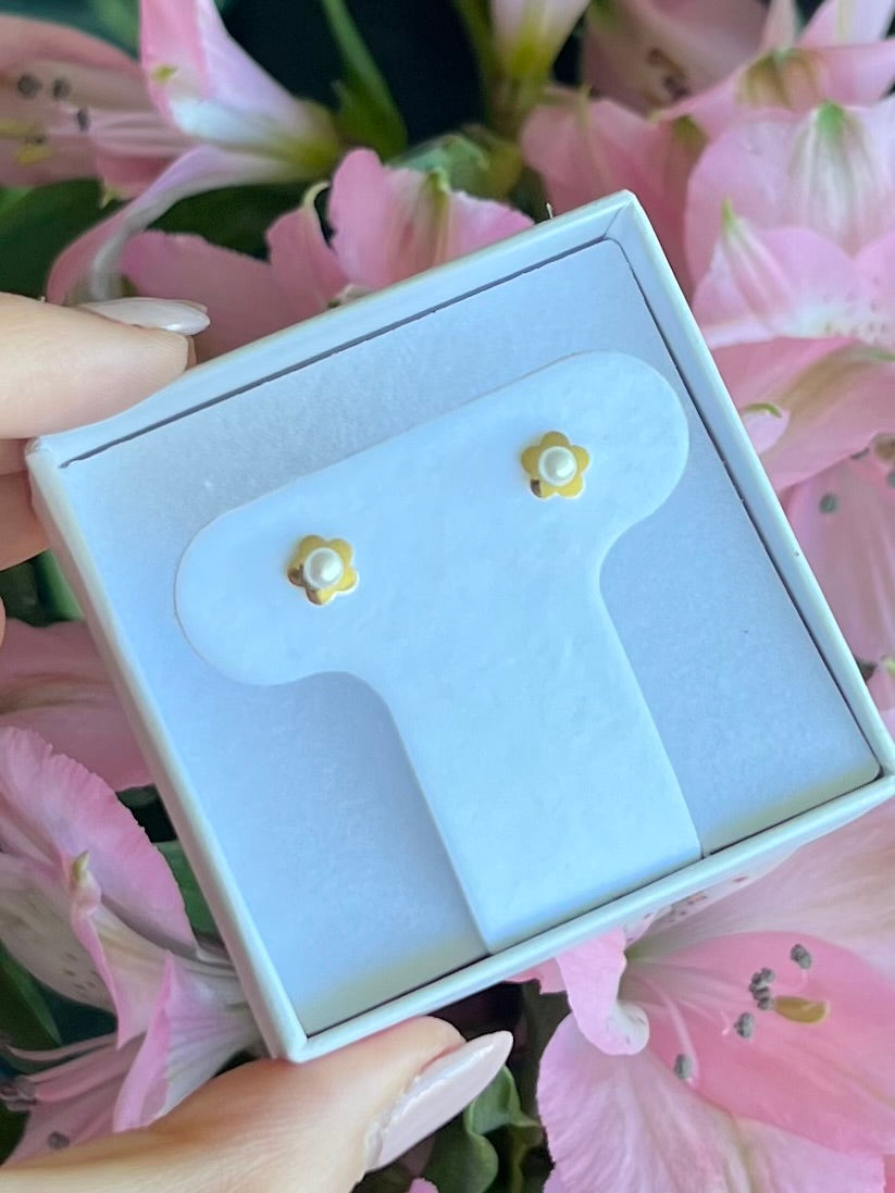 Aretes flor con Perla